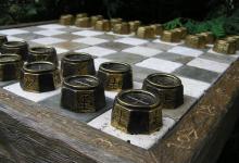 Русские шахматы из бронзы